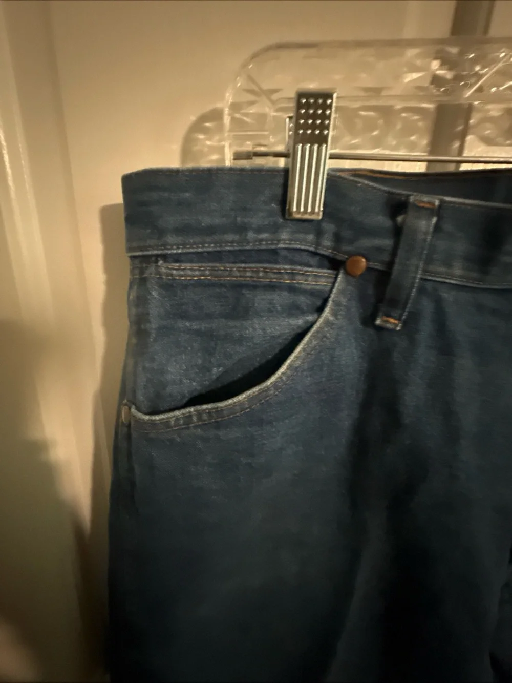 Wrangler vintage 1990’s Classic Men's Blue Denim Jeans - Timeless Straight Fit